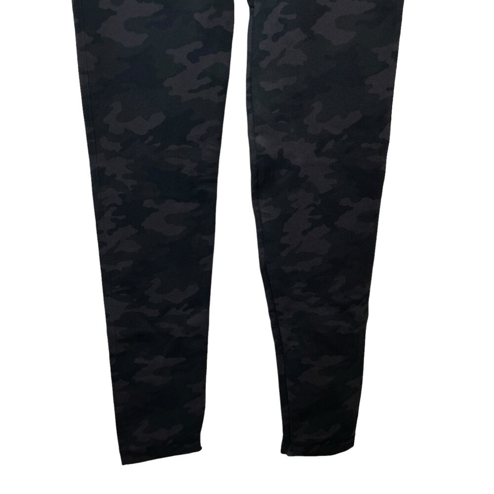 Spanx Look At Me Now High-Rise Camo Leggings In Black Camo Athletic Size XL - Picture 12 of 13
